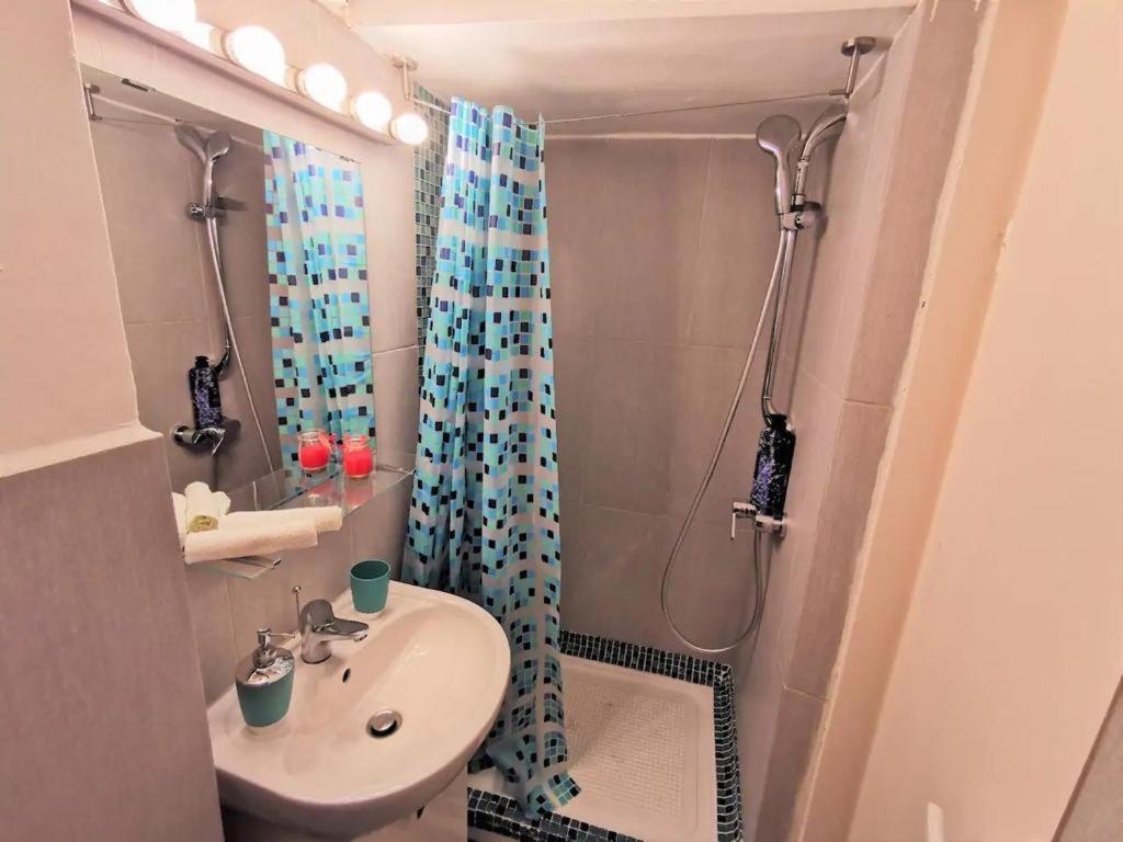 Luxury Piata Universitate Old Town Apartman Bukarest Kültér fotó