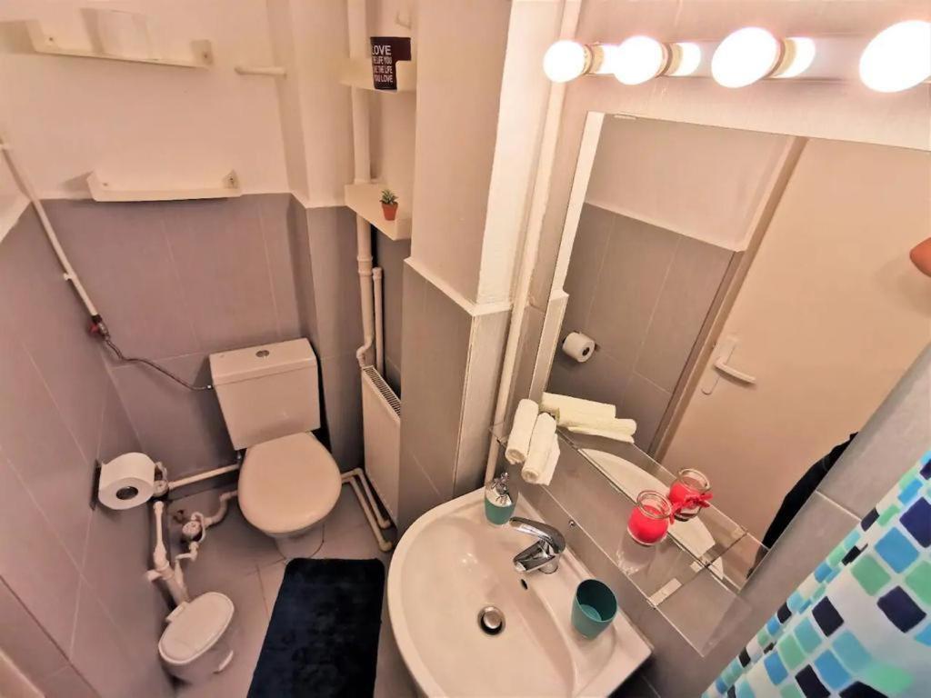 Luxury Piata Universitate Old Town Apartman Bukarest Kültér fotó