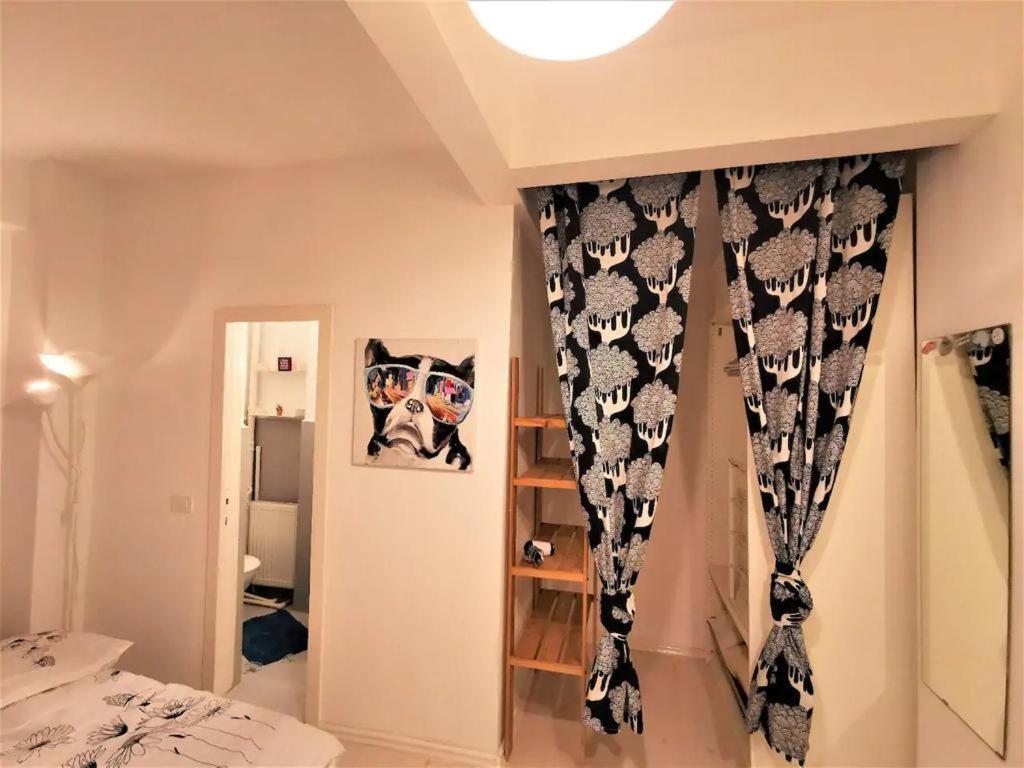 Luxury Piata Universitate Old Town Apartman Bukarest Kültér fotó